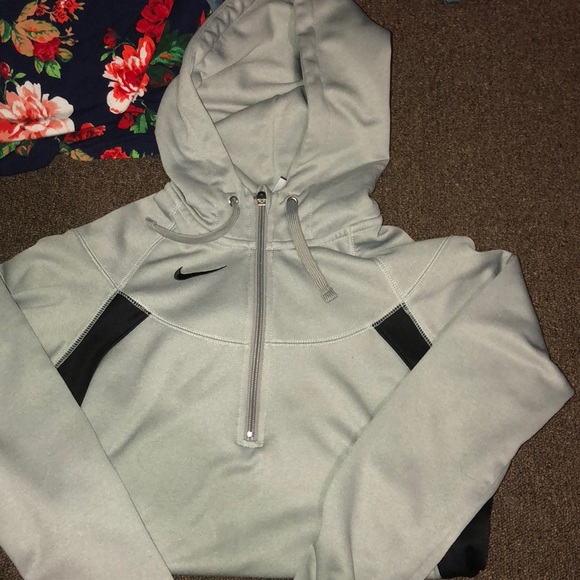 Nike hoodie - Picture 1 of 2